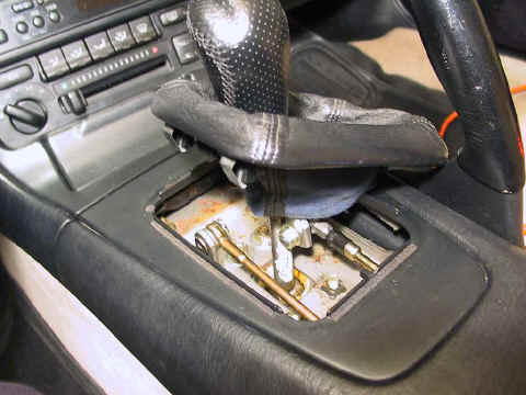 Shifter 02.JPG (71907 bytes)
